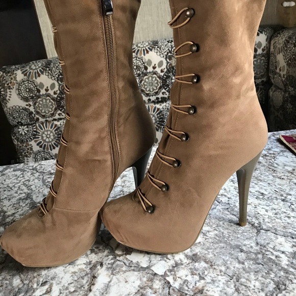 Woman’s boots - Picture 4 of 7